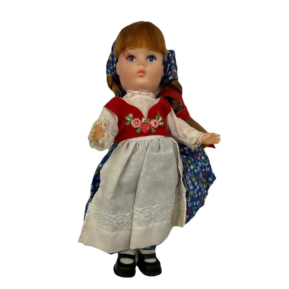 3 Vintage‎ International Costume Dolls -